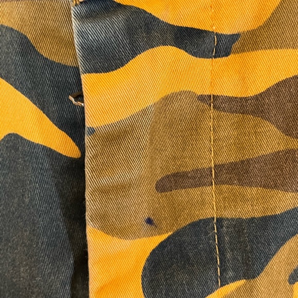 FASHION NOVA Orange Camo Cargo Pants-Large - Picture 3 of 4